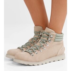 NWOT Sorel Women’s Ainsley Conquest Hiking Boots, Oatmeal, Size 7